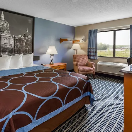 Super 8 By Wyndham Iowa City/Coralville Exterior photo