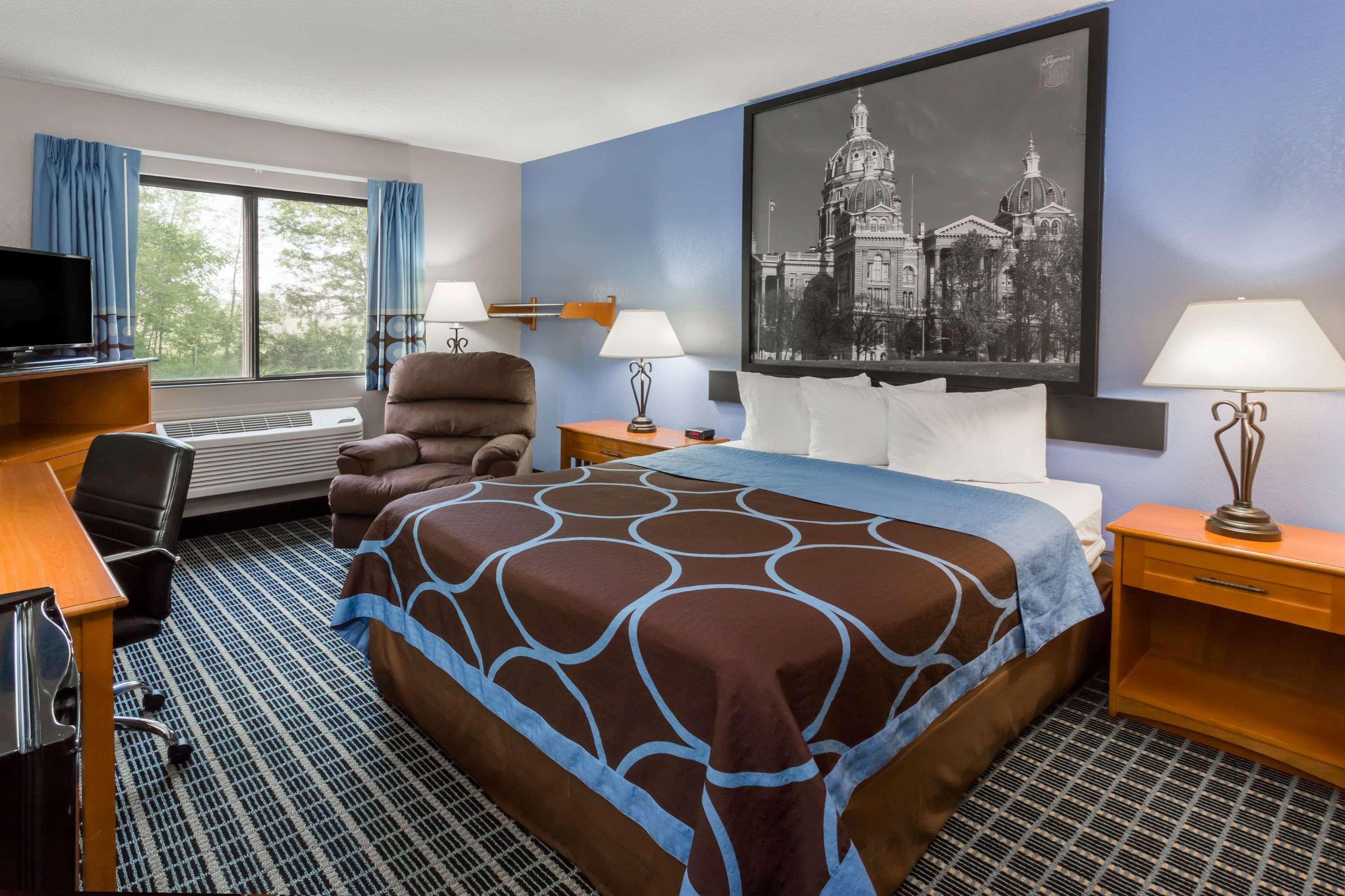 Super 8 By Wyndham Iowa City/coralville Hotel Coralville