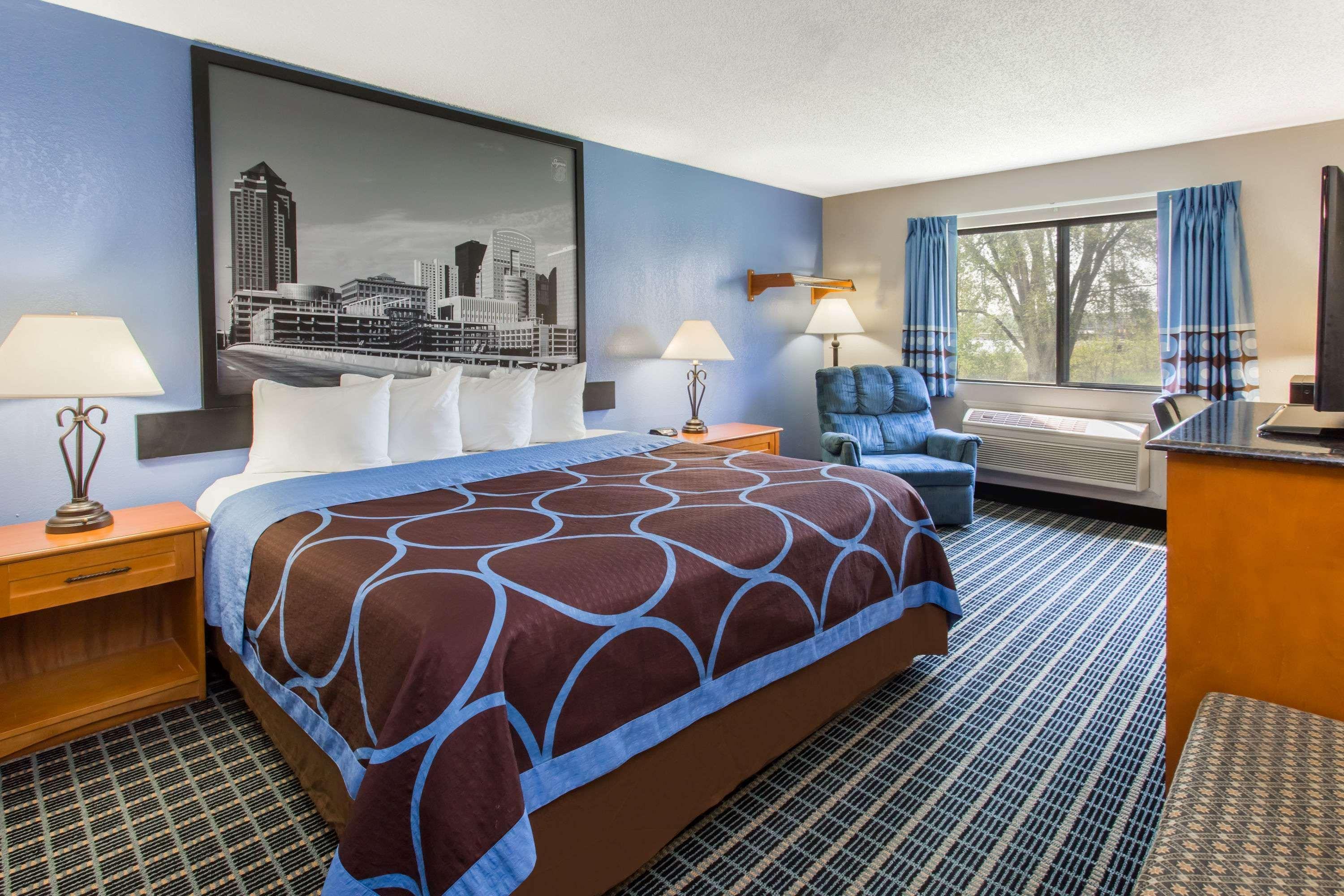 Hotel Super 8 By Wyndham Iowa City/coralville