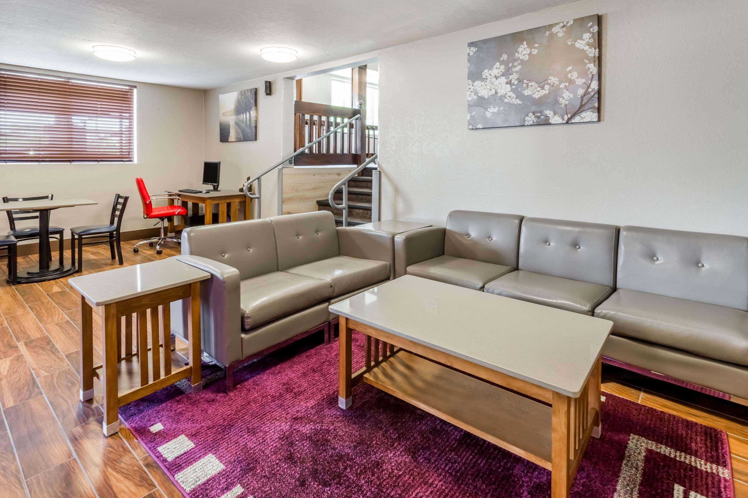 Hotel Super 8 By Wyndham Iowa City/coralville Coralville