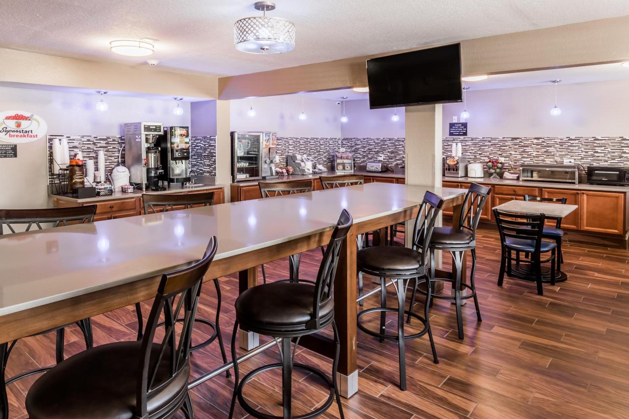 Super 8 By Wyndham Iowa City/coralville Hotel Coralville