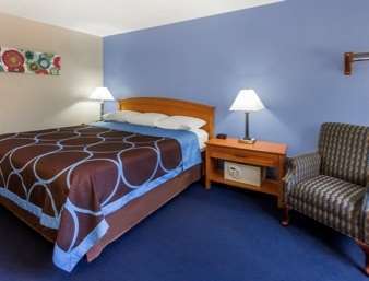 Super 8 By Wyndham Iowa City/coralville Hotel