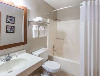 Hotel Super 8 By Wyndham Iowa City/coralville 2*