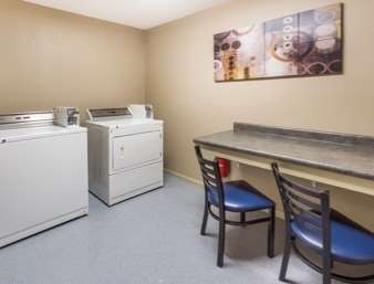 Super 8 By Wyndham Iowa City/coralville