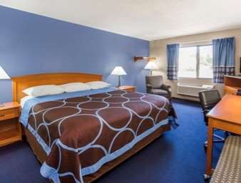 Super 8 By Wyndham Iowa City/coralville Hotel 2*