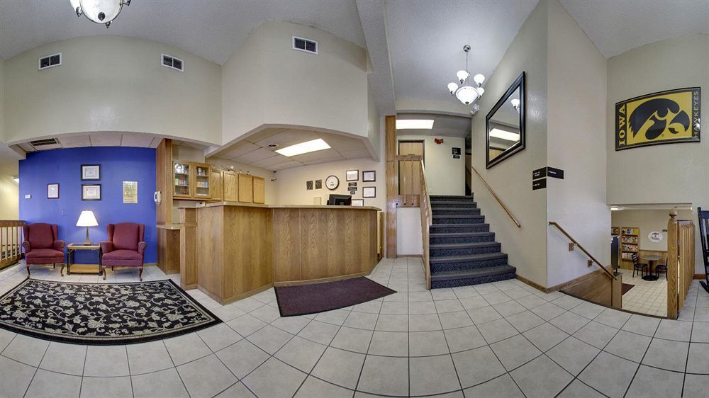 Super 8 By Wyndham Iowa City/coralville Hotel