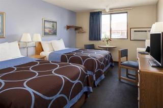 Super 8 By Wyndham Iowa City/coralville Hotel 2*