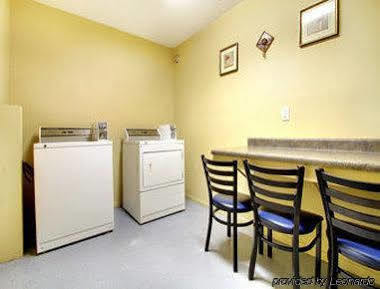 Super 8 By Wyndham Iowa City/coralville Coralville